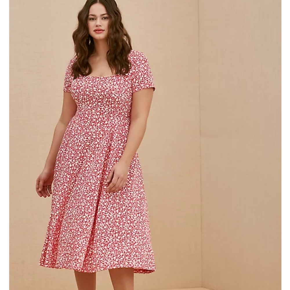 Torrid Size 3 Fuschia Floral Midi Dress w/ pockets!!